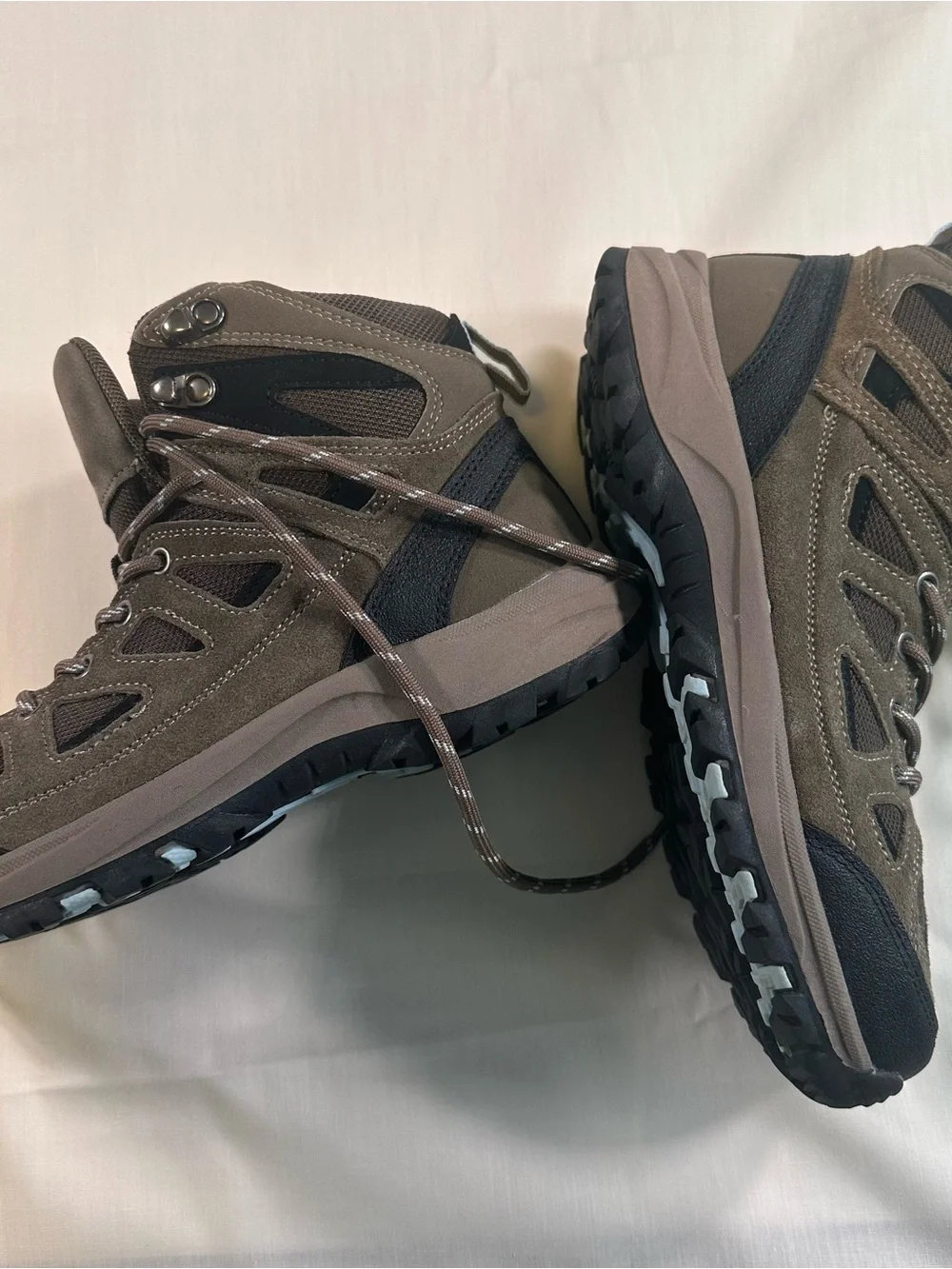 Women Brown Trail-Ready Hiking Boots - Supportive Lace-Up Design size 8